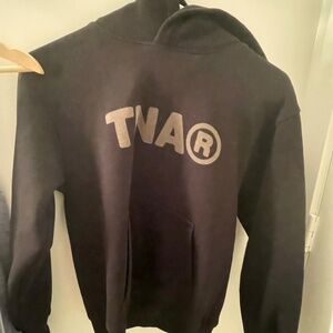 Aritzia women’s hoodie cozy fleece